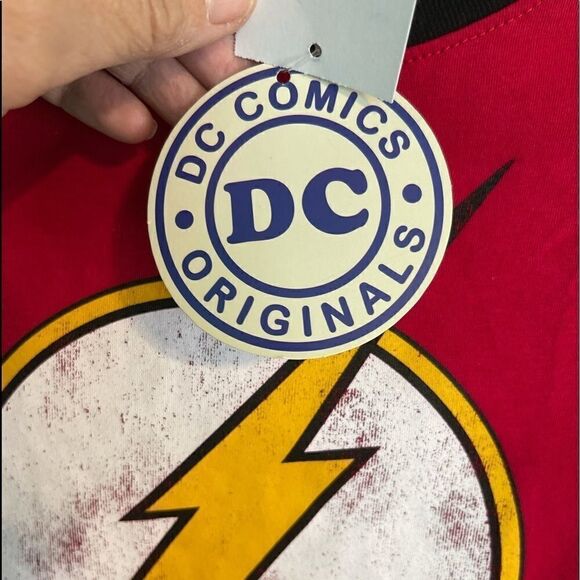 3/$25 DC COMICS The Flash Short Sleeves Tee.Size M - Picture 4 of 9